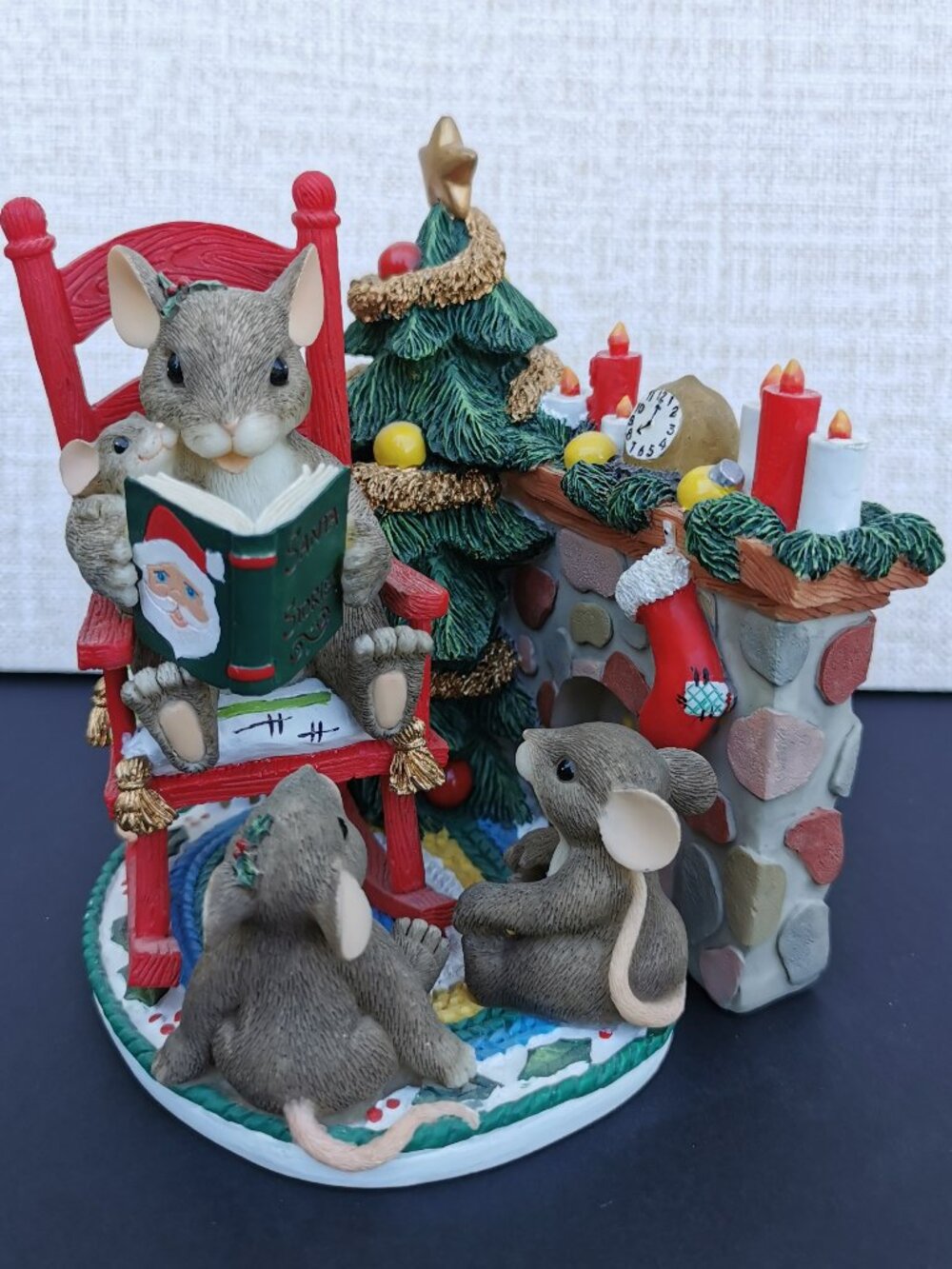 Fitz & Floyd Charming Tails Christmas Time is Family Time Figurine Mice Mouse